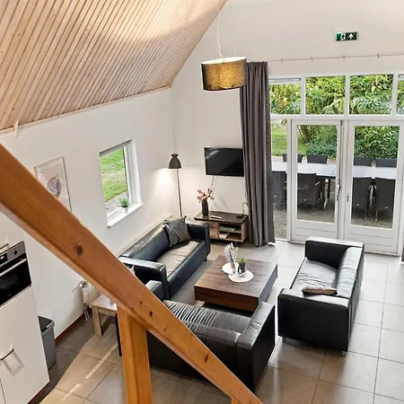 Hébergement de vacances Kempen Comfort With Sauna & Tub Vessem