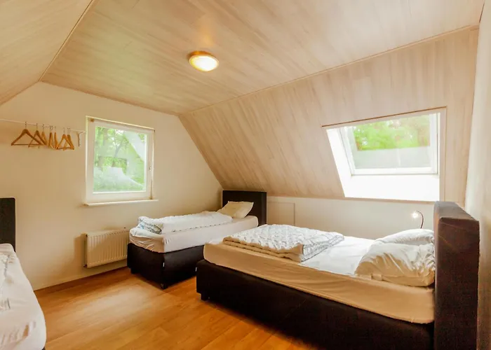 別荘 Kempen Comfort With Sauna & Tub Vessem